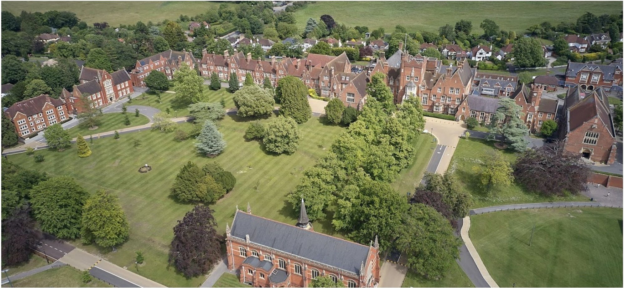 Vista aérea do campus do Epsom College